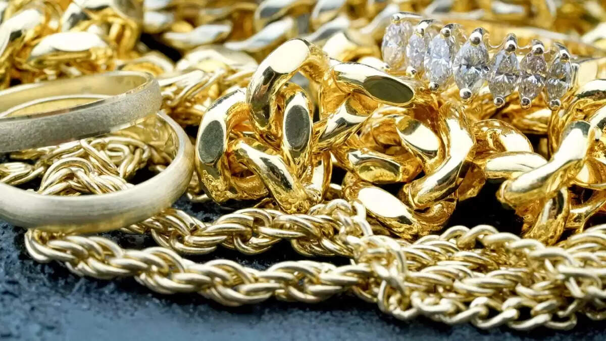 चंडीगढ़ में रिश्वतखोरी का मामला: आईआरएस अधिकारी और बिचौलिए की गिरफ्तारी