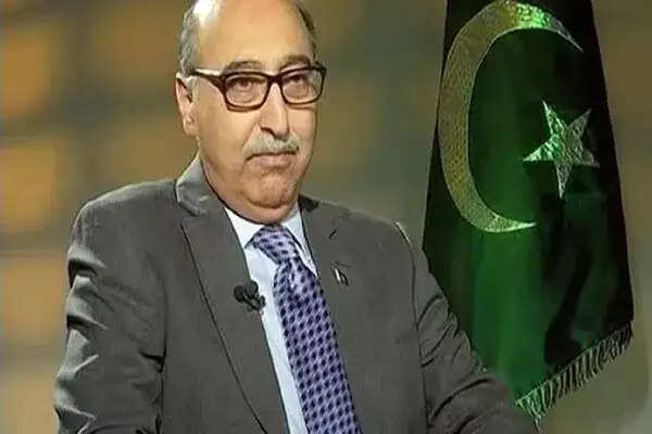 पाकिस्तान के पूर्व उच्चायुक्त का विवादास्पद बयान, भारत पर हमले की दी चेतावनी