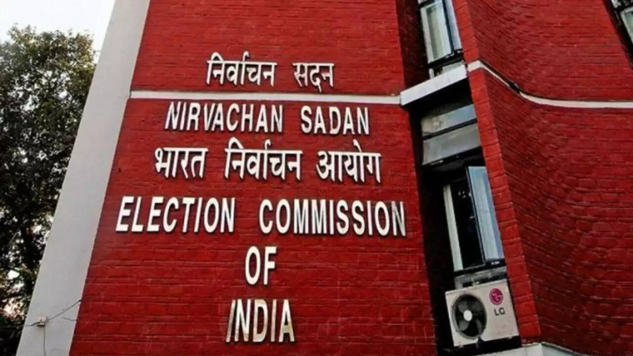 उपराष्ट्रपति चुनाव 2025: नामांकन प्रक्रिया में बड़ा उलटफेर