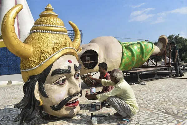 अयोध्या में दशहरे पर रावण दहन पर संकट, प्रशासन ने लगाया प्रतिबंध