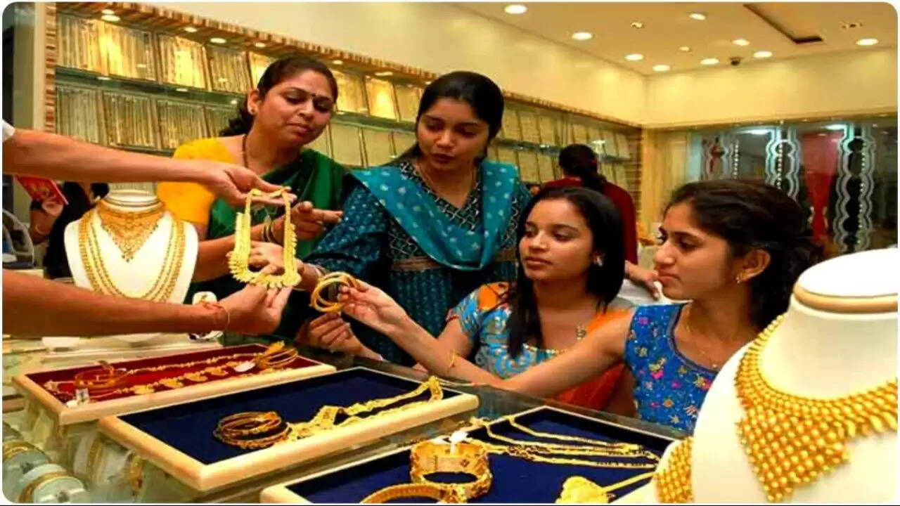 सोने और चांदी की कीमतों में रिकॉर्ड वृद्धि, निवेशकों की नजरें अमेरिकी नीतियों पर