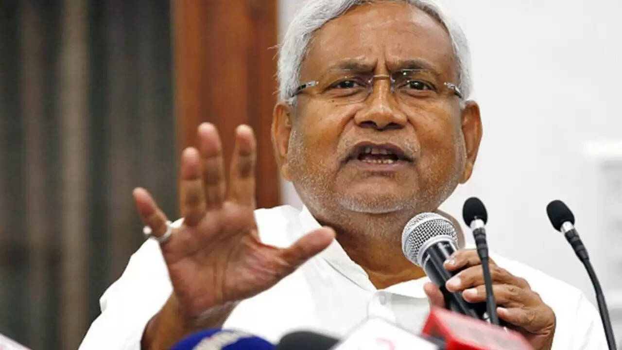 बिहार में पत्रकारों के लिए नीतीश कुमार का बड़ा तोहफा: पेंशन में हुई वृद्धि