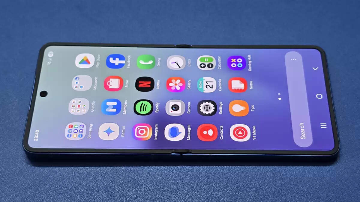 Samsung Galaxy Z Flip7: एक नई क्रांति फ्लिप स्मार्टफोन में