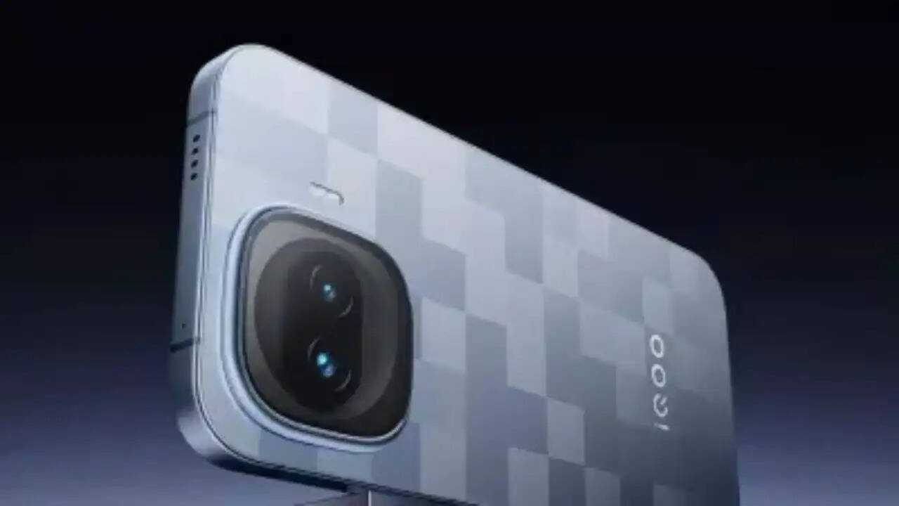 iQOO 15R: जानें इस नए स्मार्टफोन की कीमत, फीचर्स और सेल डेट