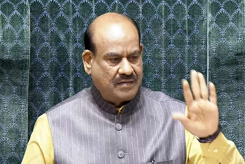 विपक्षी दलों का जेपीसी गठन पर विवाद, कांग्रेस की रणनीति पर नजर