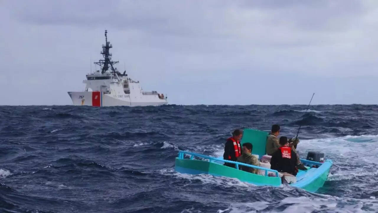 अमेरिका के हवाई हमले: वेनेजुएला में ड्रग तस्करी पर उठे विवाद