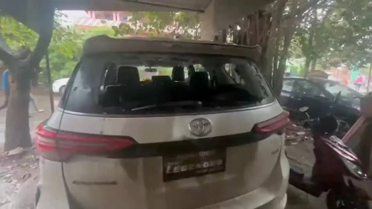 बिहार में चुनावी हिंसा: वीणा देवी की गाड़ी पर हमला, दुलारचंद यादव की हत्या से बढ़ा तनाव