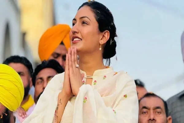अनमोल गगन मान ने विधायक पद से इस्तीफा वापस लिया