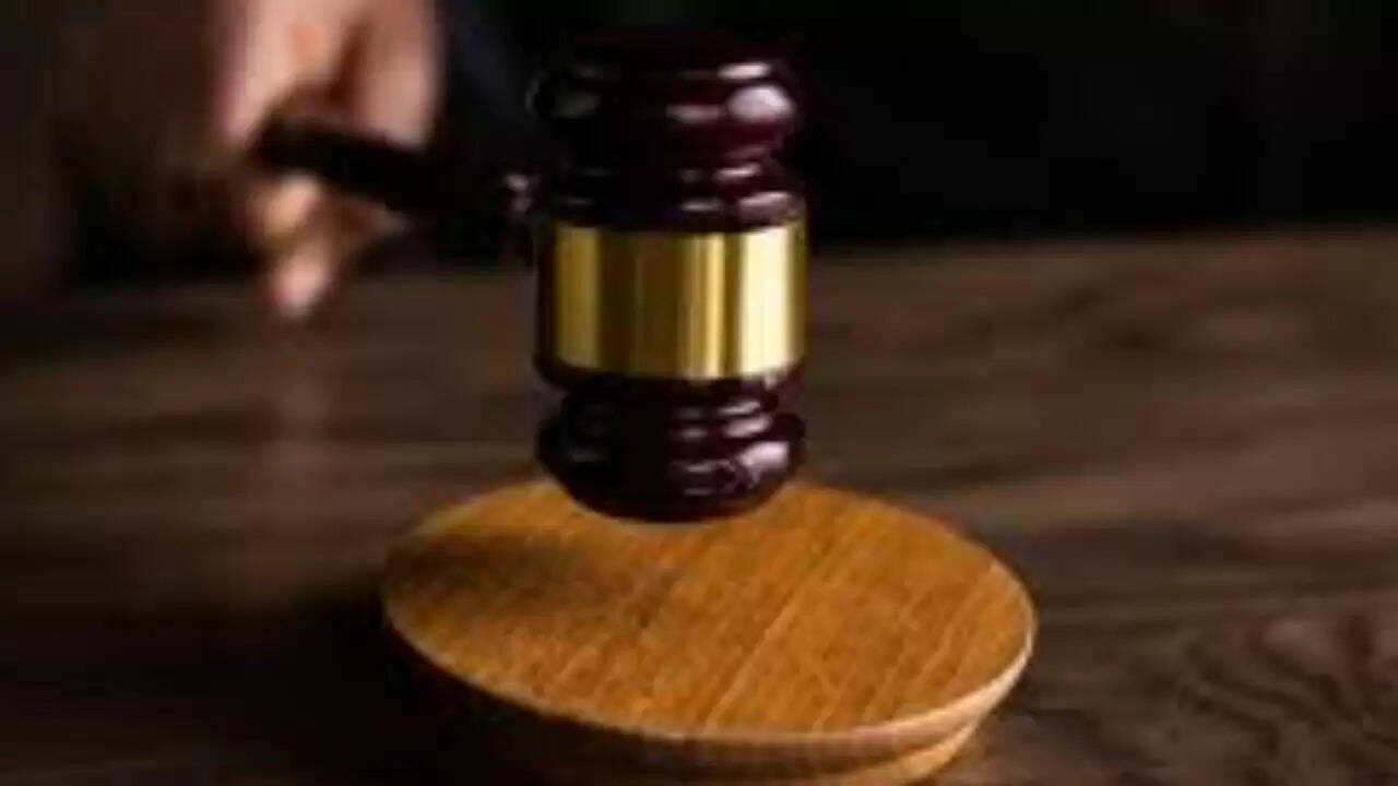 सुप्रीम कोर्ट का ऐतिहासिक फैसला: जेल में अतिरिक्त समय बिताने पर 25 लाख का मुआवजा