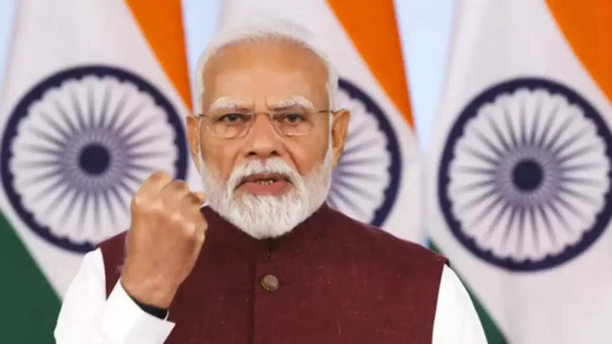 पीएम मोदी ने कानपुर में पहलगाम हमले के शहीद के परिवार से की मुलाकात