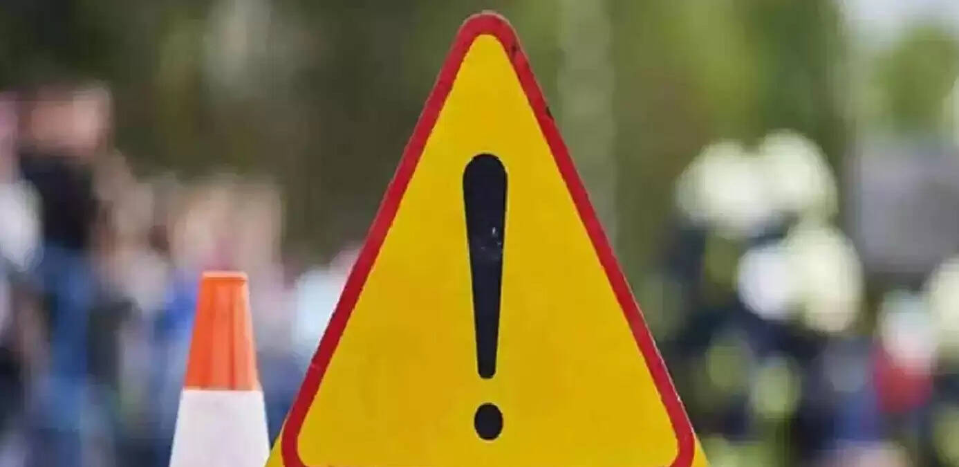 गाजियाबाद में तेज रफ्तार कार का भीषण हादसा, चालक की मौत