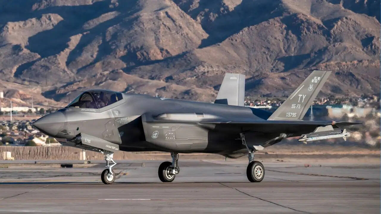 अमेरिका का ईरान के खिलाफ JASSM-ER मिसाइलों का बड़ा स्टॉक भेजने का निर्णय