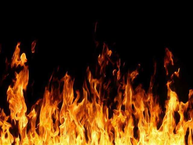 सोनारपुर के दो गोदाम में लगी भयावह आग