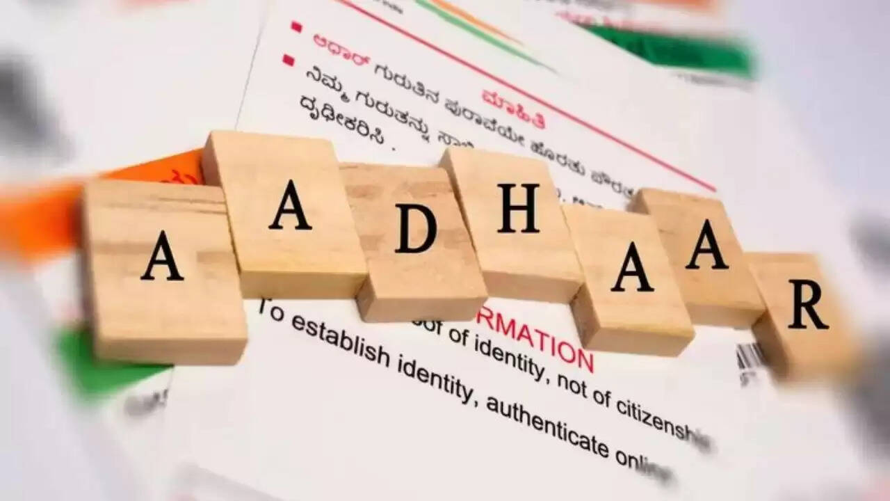 मृत व्यक्ति के आधार और पैन कार्ड को निष्क्रिय करने का सही तरीका