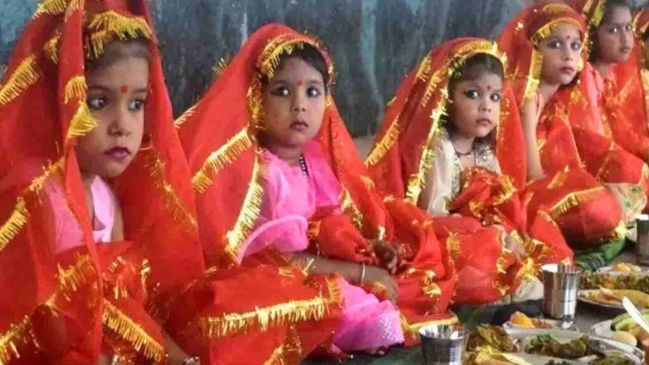 Navratri 2025: कन्या पूजन का महत्व और विधि जानें