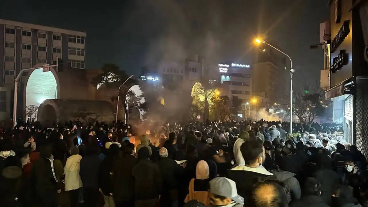 ईरान में ऊर्जा संकट और खाद्य आपूर्ति की चुनौतियाँ