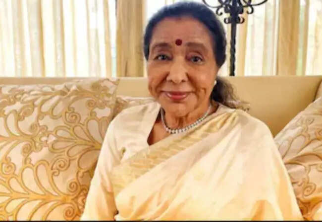 प्रसिद्ध गायिका आशा भोसले का 92 वर्ष की आयु में निधन