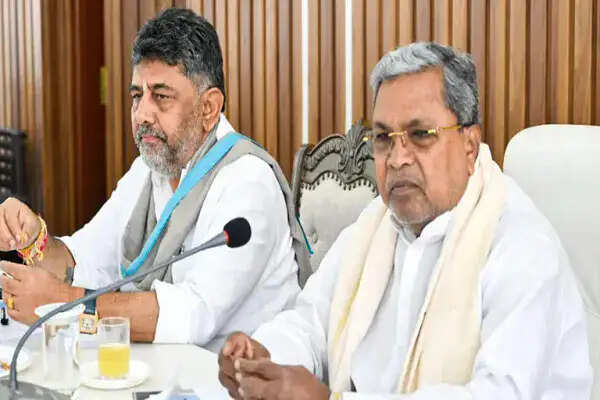 कर्नाटक में राजनीतिक बदलाव की संभावना, सिद्धारमैया का इस्तीफा संभव
