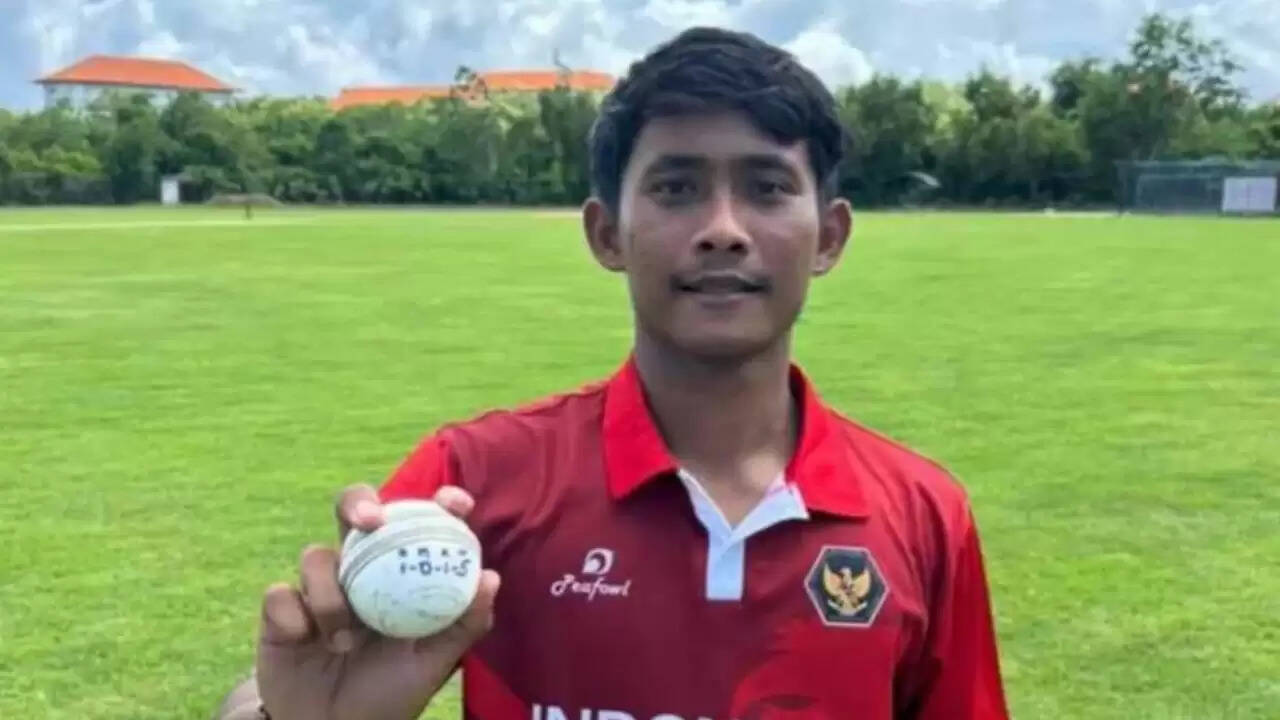 इंडोनेशिया के गेंदबाज ने T20I में एक ओवर में 5 विकेट लेकर बनाया नया रिकॉर्ड