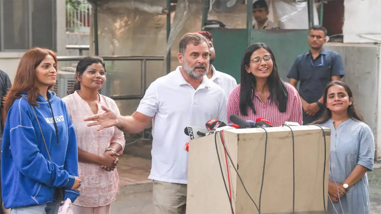 राहुल गांधी ने छात्रों के समर्थन में की प्रेस कॉन्फ्रेंस