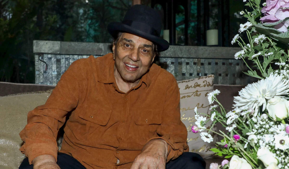 धर्मेंद्र का निधन: भारतीय सिनेमा के युग का अंत