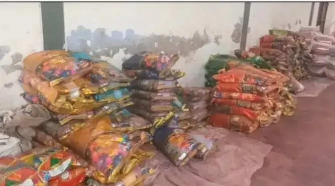 संभल में तैयार हर्बल गुलाल चेहरे के लिए सुरक्षित और पर्यावरण मित्र होली की बेहतर पहल