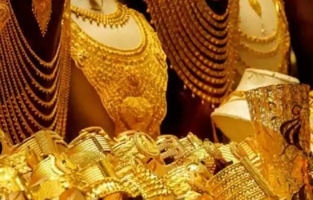 सोने और चांदी के दाम में गिरावट, जानें ताजा रेट