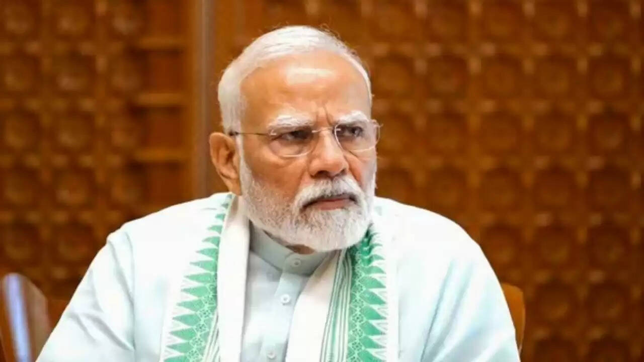 PM Modi का भावुक बयान: विपक्ष पर लगाया मां का अपमान करने का आरोप
