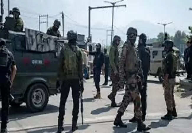 पाकिस्तान की नई सैन्य रणनीति: तालिबान पर हमले और चेतावनी