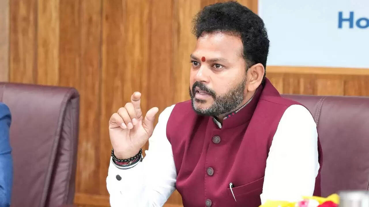 अहमदाबाद विमान दुर्घटना: नागरिक उड्डयन मंत्रालय की पहली प्रेस ब्रीफिंग