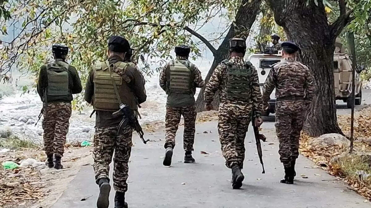 जम्मू-कश्मीर के पूंछ में आतंकियों के खिलाफ सुरक्षा बलों की कार्रवाई