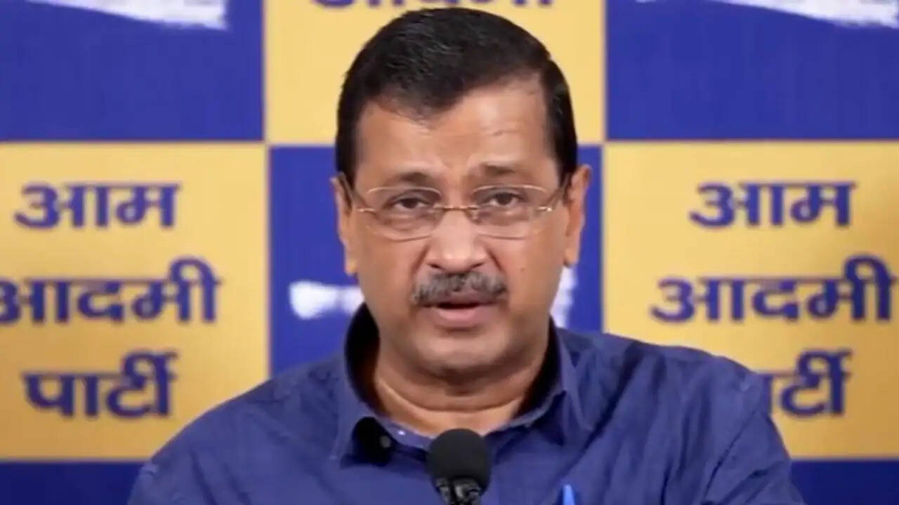 केजरीवाल का पेपर लीक पर बड़ा आरोप: 90 से अधिक मामले और युवाओं का भविष्य दांव पर