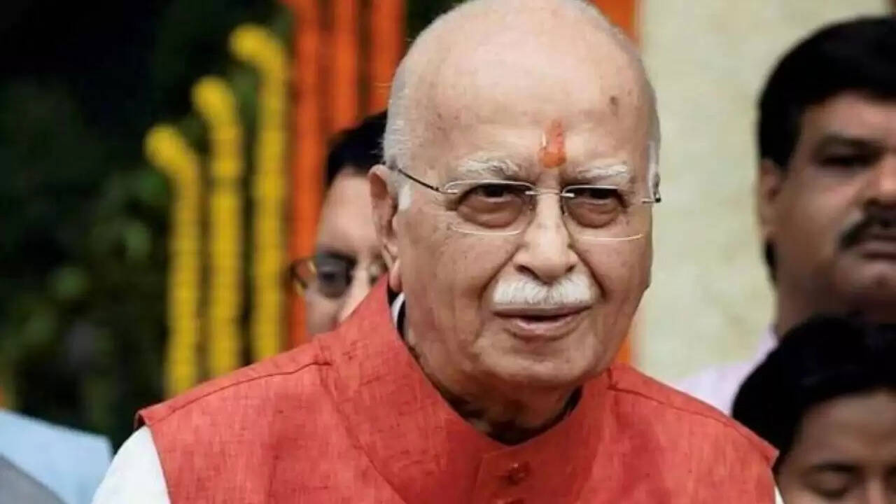 लालकृष्ण आडवाणी के 98वें जन्मदिन पर नेताओं ने दी बधाई