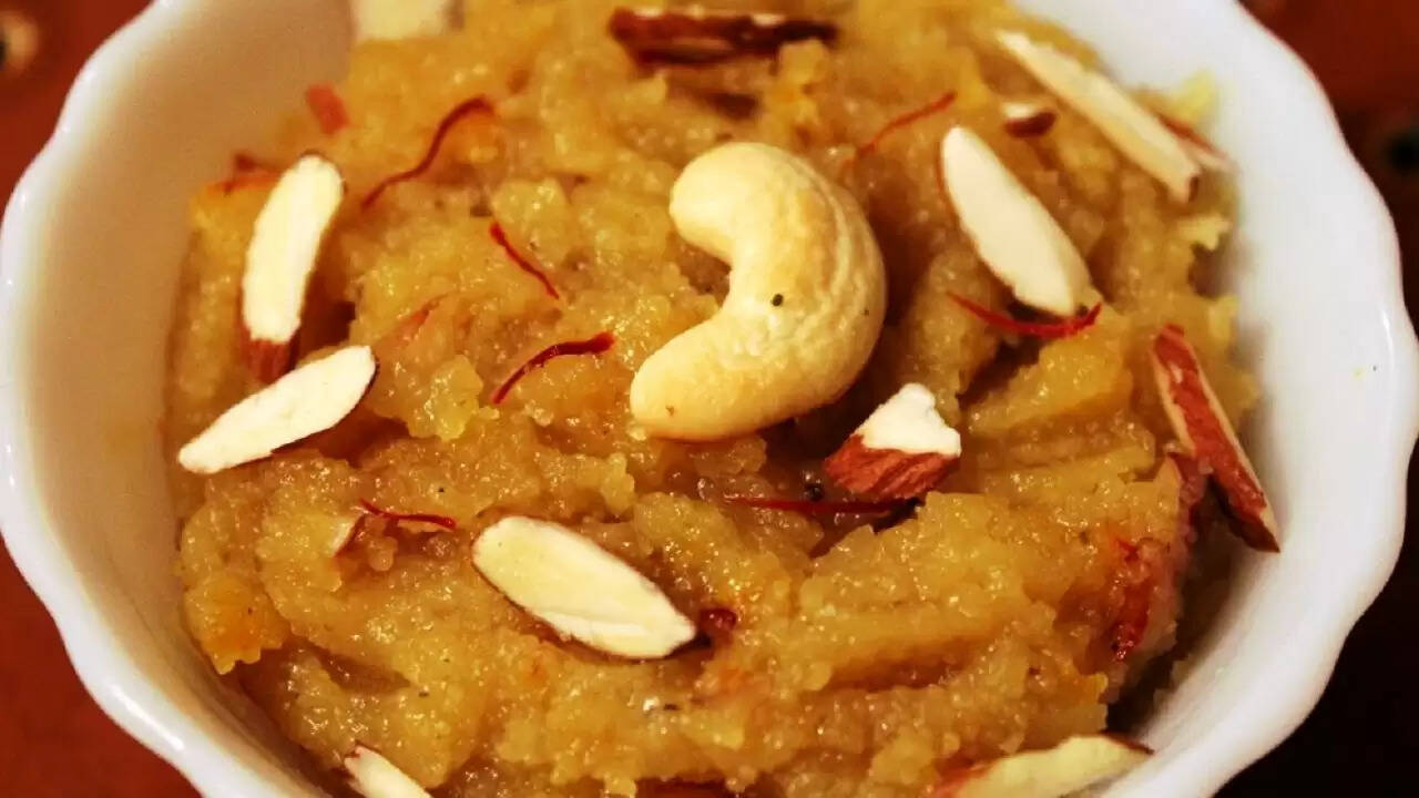 घर पर बनाएं स्वादिष्ट सूजी का हलवा