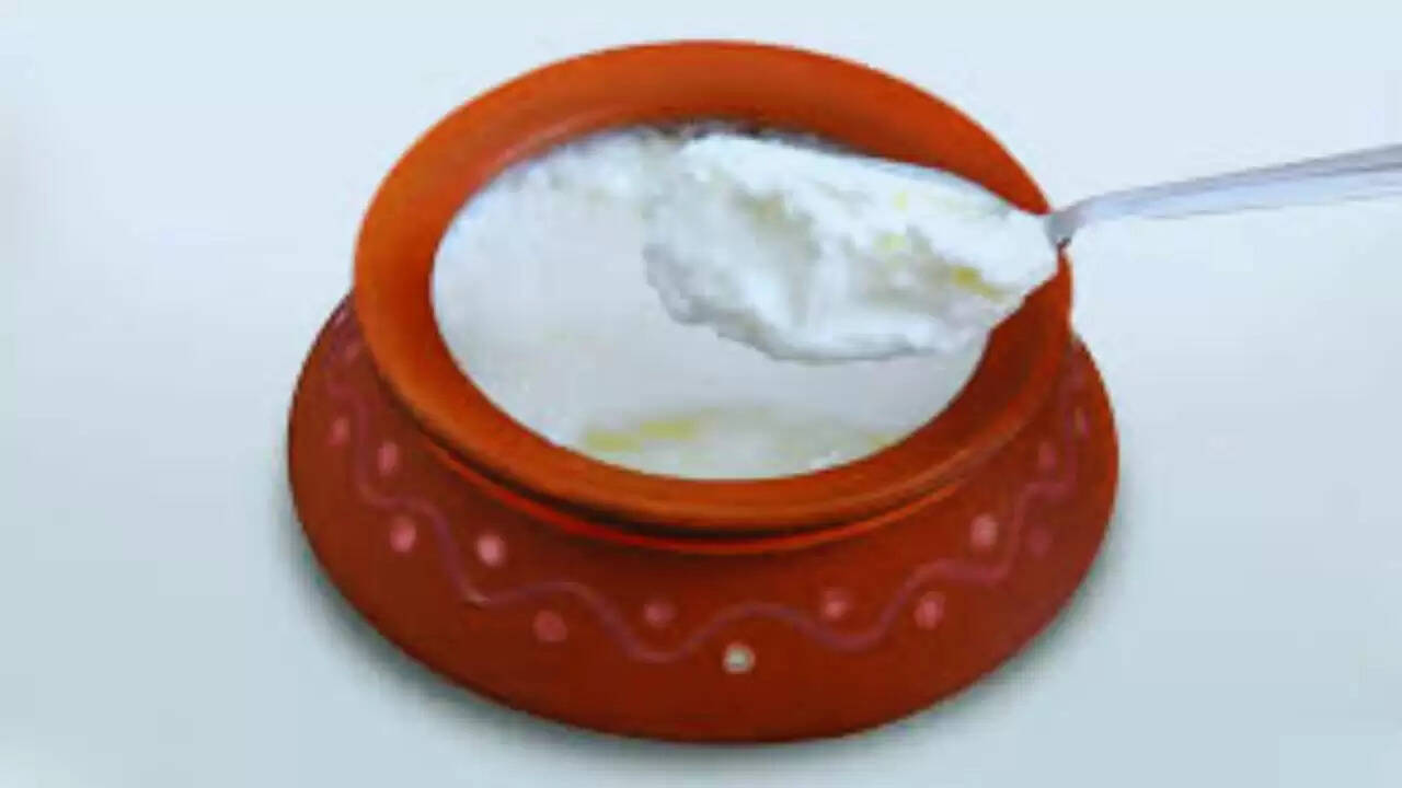 सर्दियों में दही जमाने के आसान तरीके: घर पर बनाएं क्रीमी दही