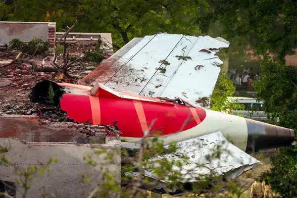 अहमदाबाद विमान हादसे में छिपे रहस्य: अमेरिकी संगठन का चौंकाने वाला खुलासा