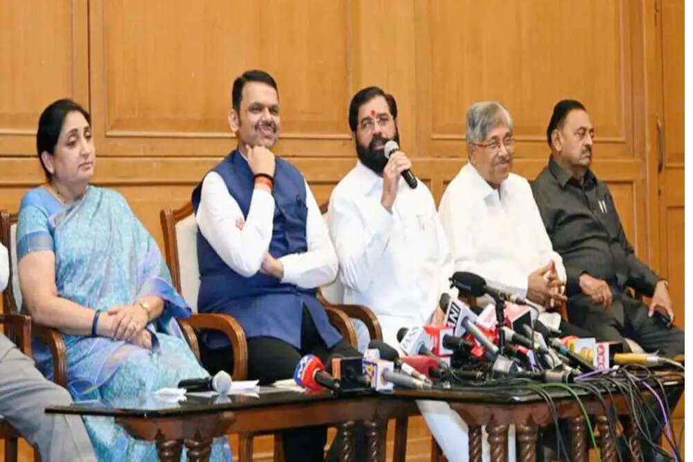महाराष्ट्र सरकार ने किसानों के लिए 36,585 करोड़ रुपये की कर्ज माफी की घोषणा की
