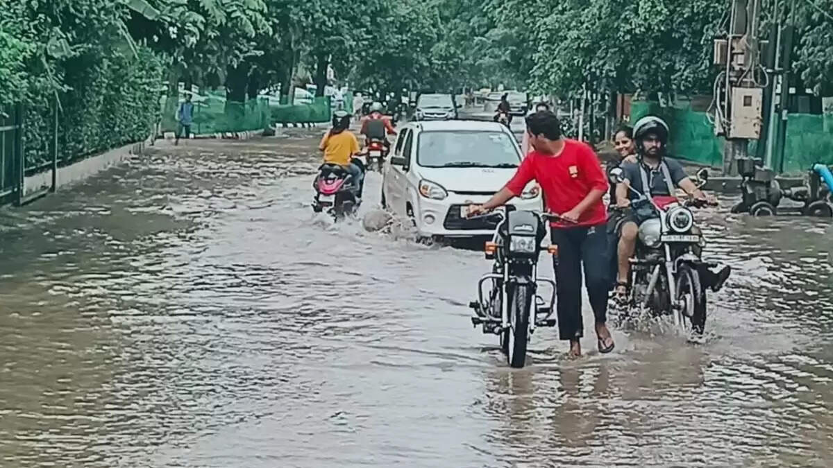 फरीदाबाद का मौसम 6 जुलाई 2025: गर्मी और उमस का सामना करें