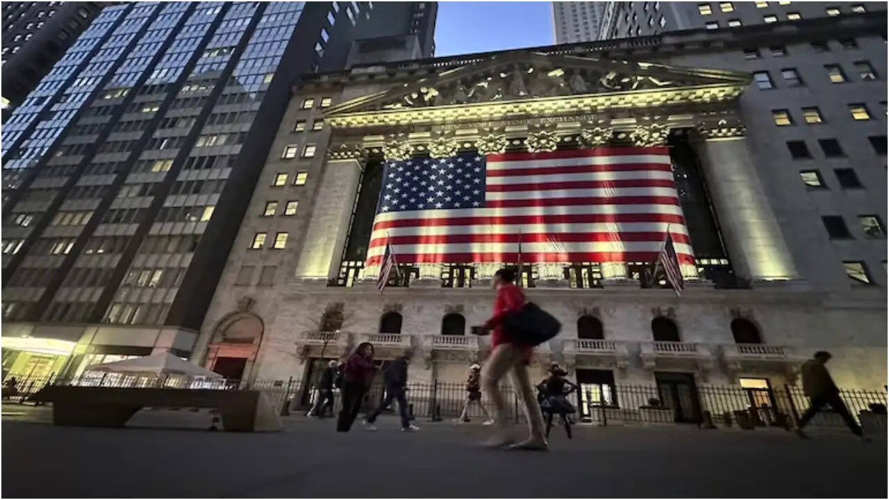 अमेरिका में महंगाई का संकट: आर्थिक प्रभाव और भविष्य की चुनौतियाँ