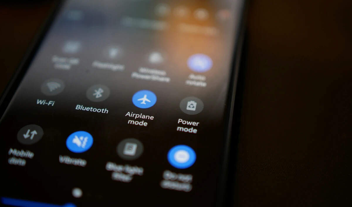 एयरप्लेन मोड के 5 अद्भुत फायदे जो आपकी रोजमर्रा की जिंदगी को आसान बनाएंगे