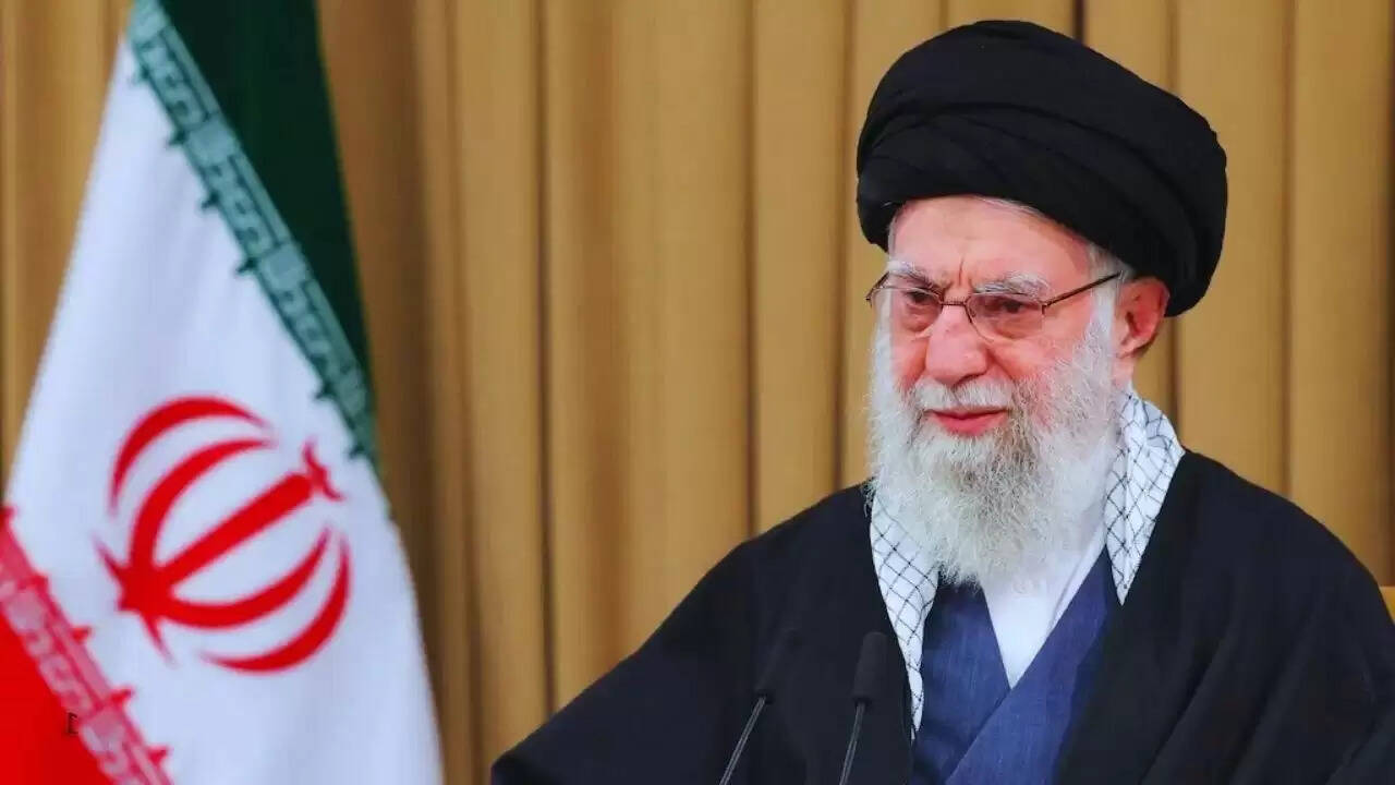 ईरान में खामेनेई के खिलाफ बढ़ते विरोध: क्या है स्थिति?