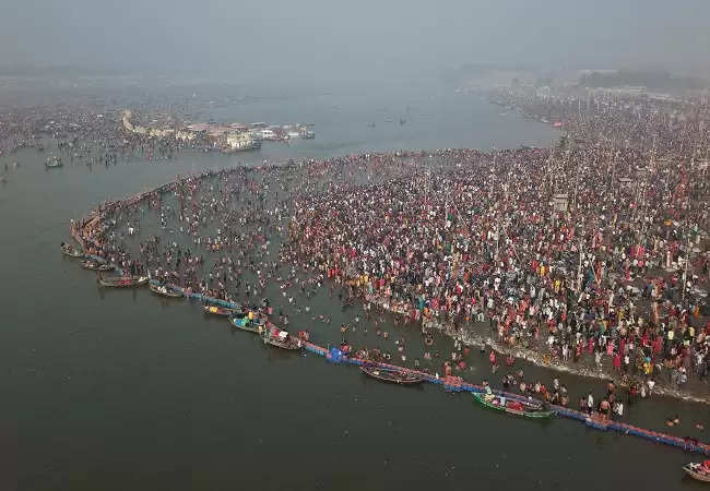 महाकुम्भ के अंतिम स्नान पर उमड़ा आस्था का सागर, 66 करोड़ से ज्यादा लोगों ने लगाई आस्था की डुबकी