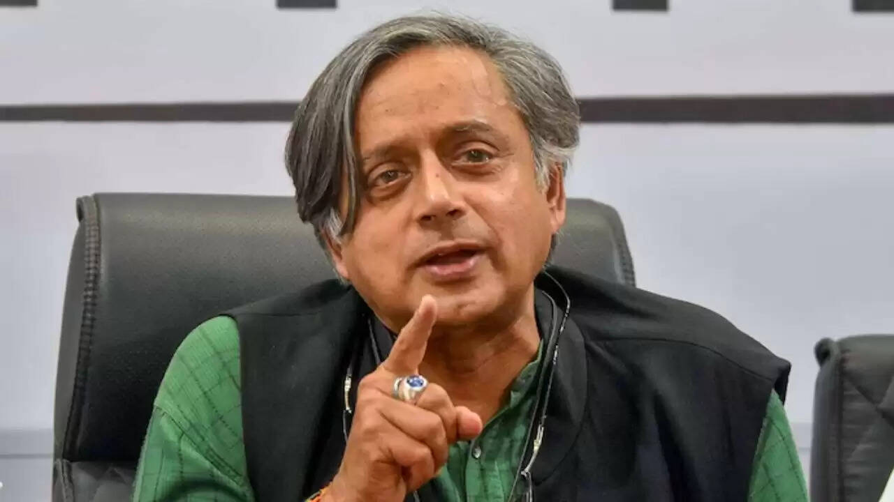 शशि थरूर का अमेरिका के व्यापार विवाद पर प्रतिक्रिया
