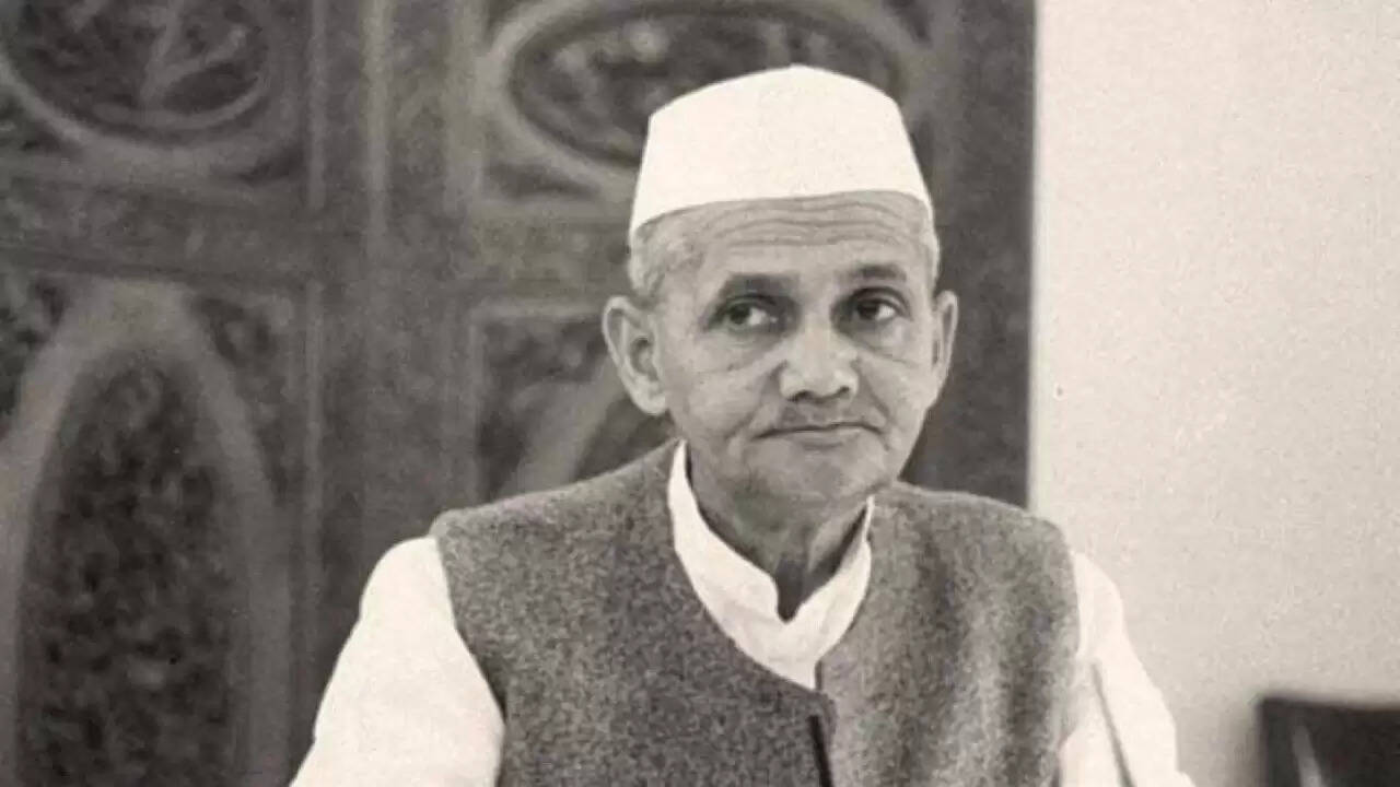 लाल बहादुर शास्त्री: सादगी और त्याग के प्रतीक, जिन्होंने देश को एकजुट किया