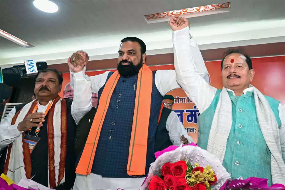 भाजपा में नए अध्यक्ष की खोज, दिलीप जायसवाल की मंत्री पद पर वापसी