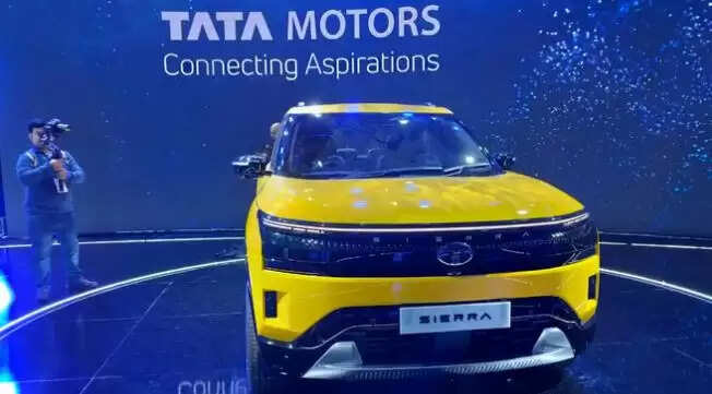 टाटा मोटर्स ने लॉन्च की नई एसयूवी टाटा सिएरा, कीमत 11.49 लाख रुपये से शुरू