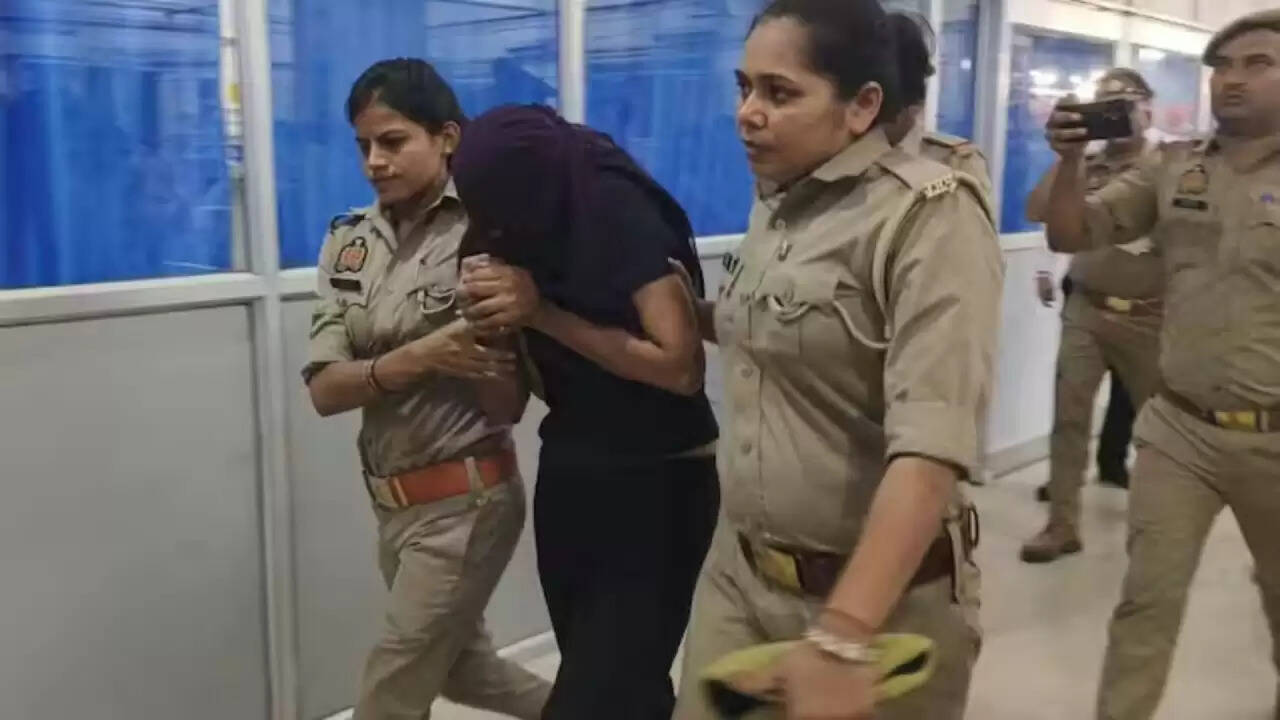 राजा रघुवंशी हत्या मामले में SIT की जांच: सोनम रघुवंशी की भूमिका पर उठे सवाल