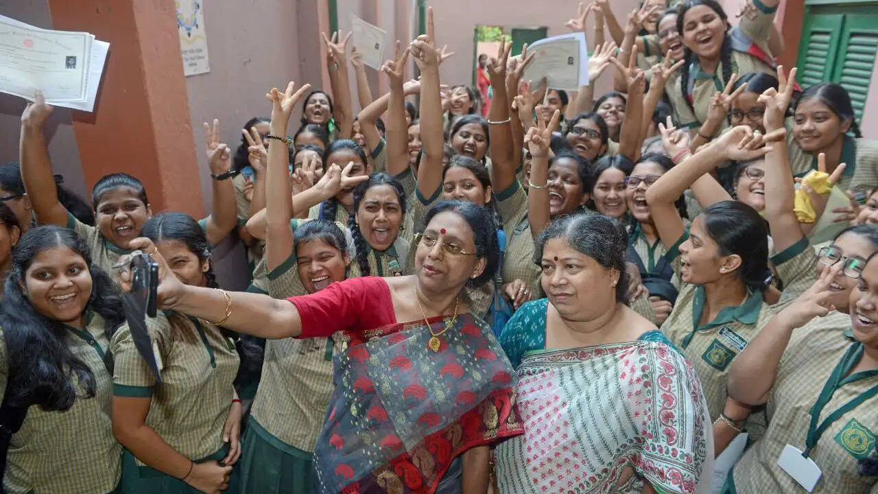 पश्चिम बंगाल माध्यमिक परीक्षा 2026 का परिणाम घोषित, 86.83% छात्र उत्तीर्ण