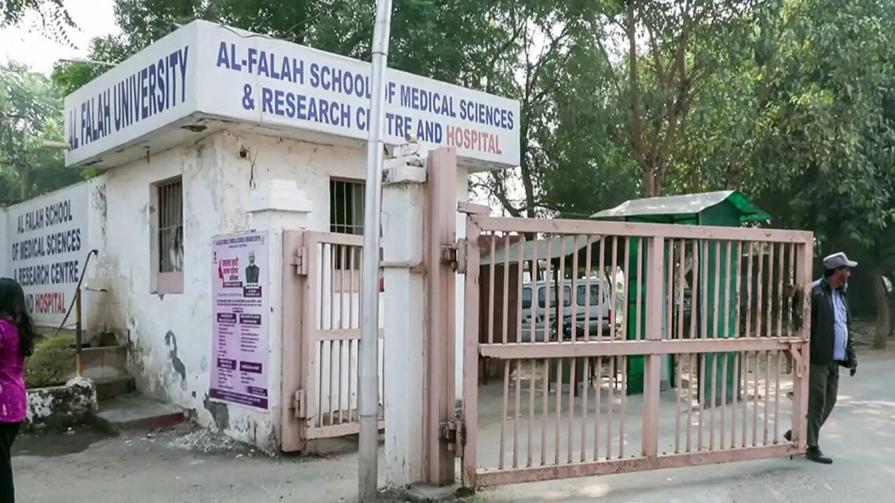 दिल्ली में फर्जी भूमि अधिग्रहण मामले में चार लोगों पर आरोप पत्र दाखिल