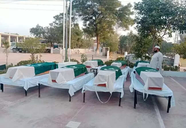 अफगानिस्तान ने पाकिस्तान को दिया करारा जवाब, 58 सैनिकों की हुई मौत
